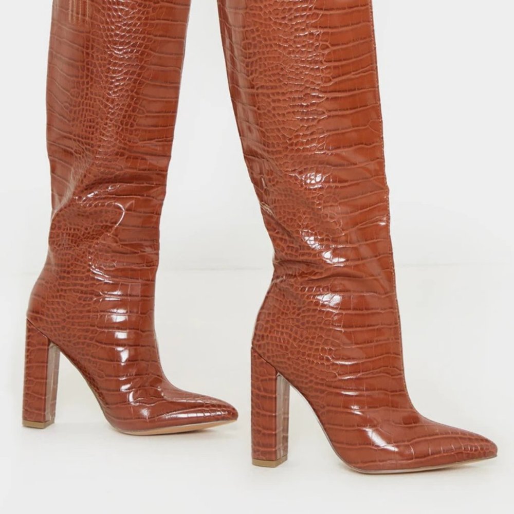 Pretty Little Thing Tan Knee High Pointed Toe Croc Block Heel Boot Size 9 NIB